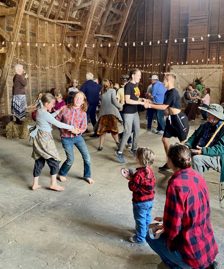 people square dancing